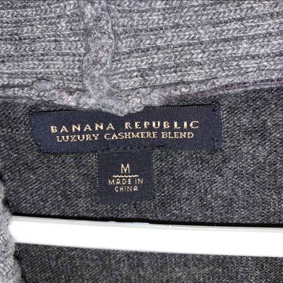 Banana Republic Gray Sweater - Picture 2 of 2